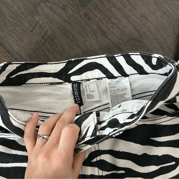 VINTAGE Divided Zebra Print Flared Pants | Size 4 | Y2K Festival Statement Style - Picture 5 of 8